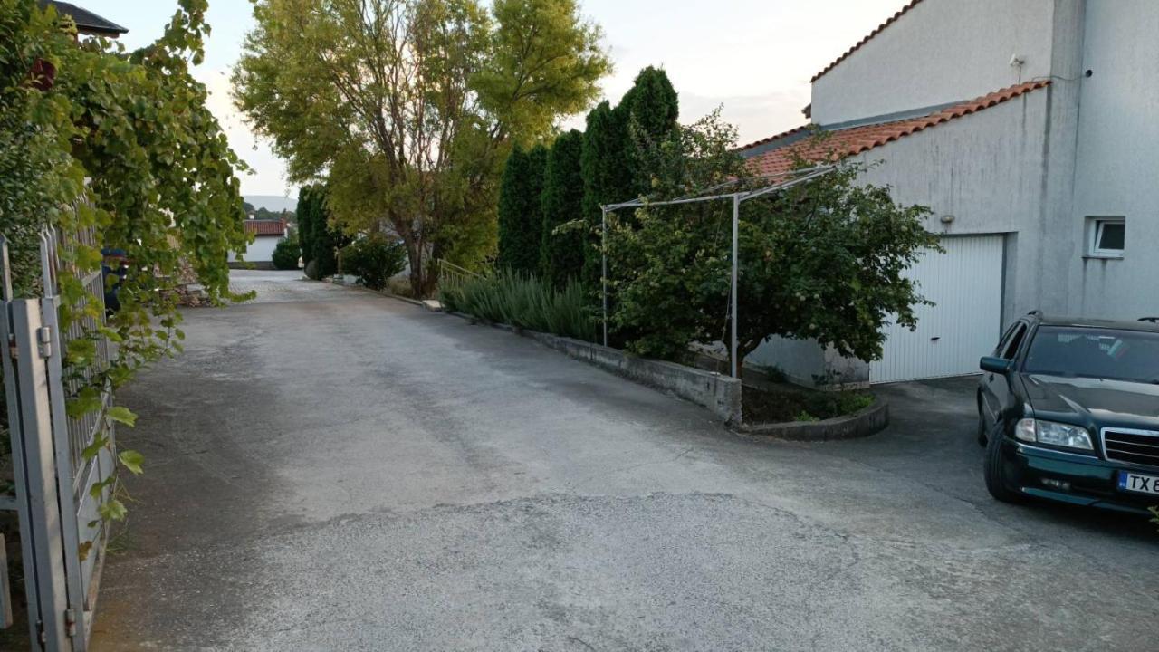 Villa Приятна Къща За Почивка Караколев 1 à Obrochishte Extérieur photo